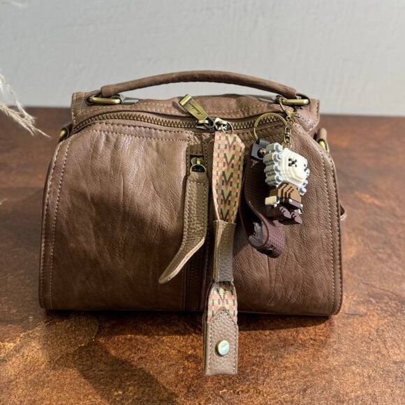 URBAN CHIC Bag-Backpack – Freedom of Style in Every Move - Picture 9 of 13